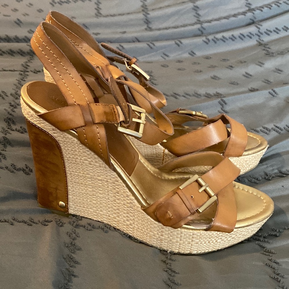 Leather wedge sandals